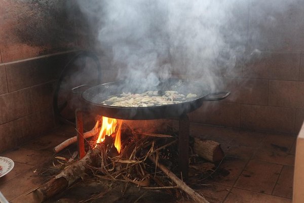 Découvrez la cuisine africaine traditionnelle au feu de bois